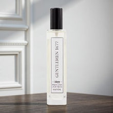 Charger l'image dans la visionneuse de la galerie, Gentlemen 1677 Room &amp; Linen Spray
