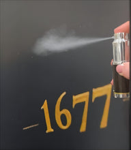 Load image into Gallery viewer, Gentlemen 1677 Grooming Powder Spray
